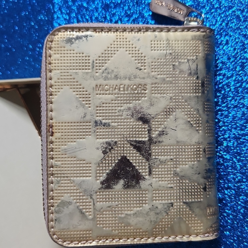 Michael Kors Metallic Gold Zip Wallet - Picture 4 of 11